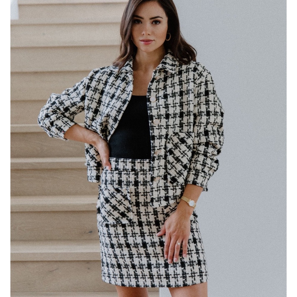 Tweed skirt (selling only the skirt)